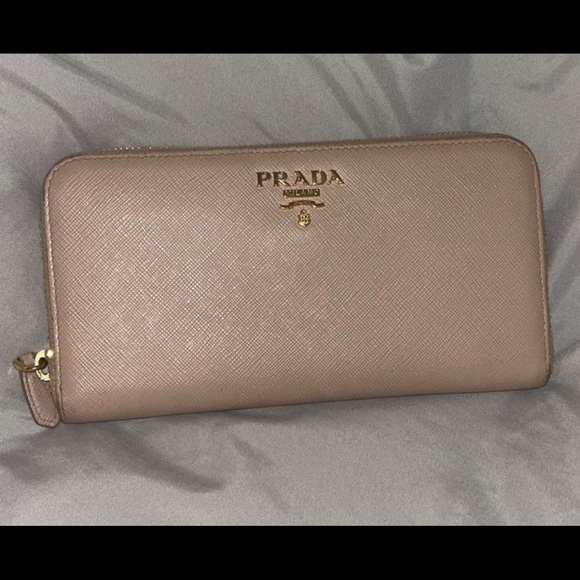 Prada Large Saffiano Wallet - Picture 4 of 6